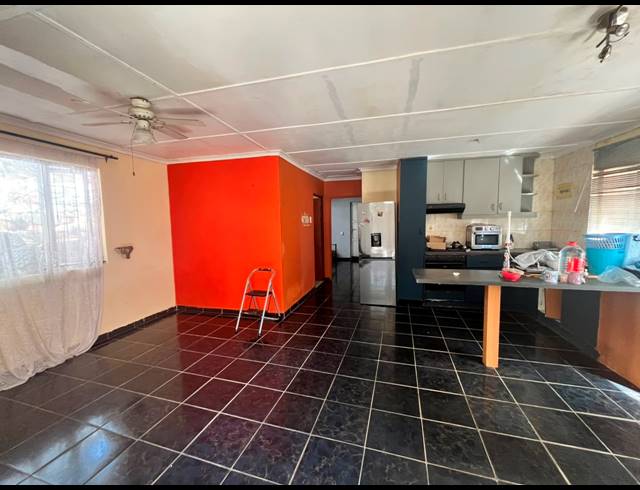 3 BEDROOM HOUSE FOR SALE IN BLUFF